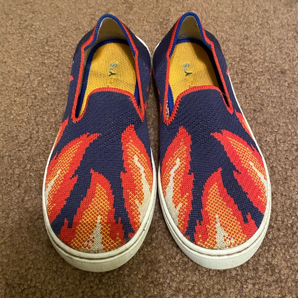 Rothys Kid’s flame sneakers size 2